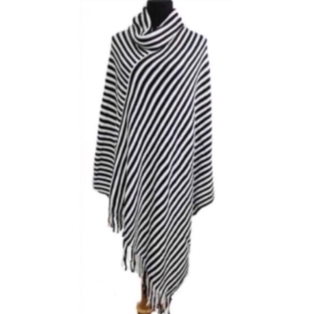 Blk/Ivory Super Soft Flattering Poncho-OS-NWOT - Picture 6 of 7